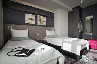 Отель So Stay Hotel Гданьск Стандартный двухместный номер с 1 кроватью или 2 отдельными кроватями-1